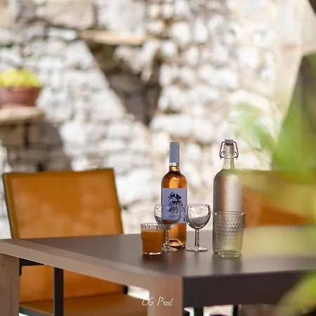 Hébergement de vacances Château De *